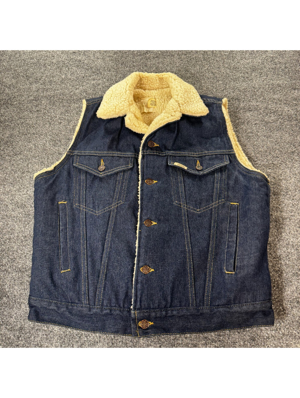 Sheplers Vest Men's Medium Blue Denim Sherpa Lined Button Down  Jacket